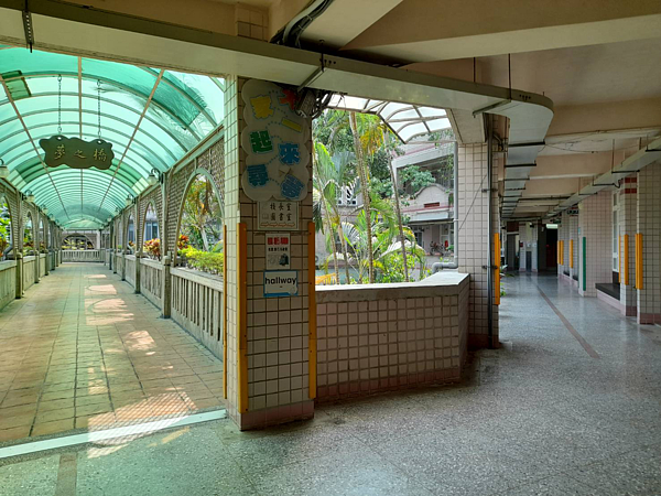 校園美感教育一角。圖／黃作炎攝