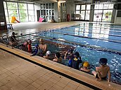 親子共游　南港國小運動中心招生中