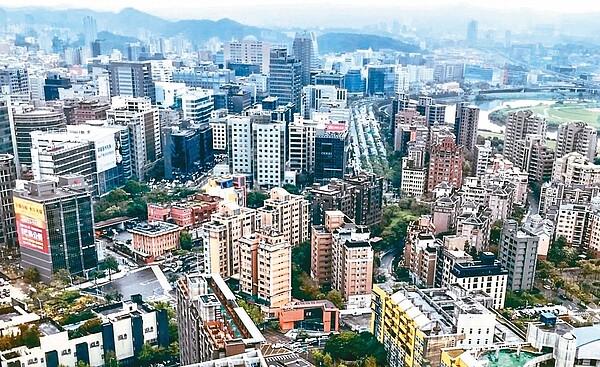 內政部統計,全國去年第四季住宅價格指數,較上季上漲1.2%;購屋貸款年利率平均僅為1.36%。本報資料照片