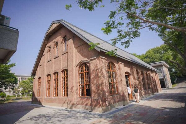 全台唯一紅磚造武道場建築，95歲竹中劍道館修復完工。圖／新竹市文化局提供