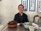 大同區國慶里長高大陸　服務里民不遺餘力