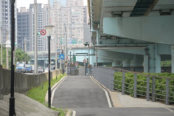 公路總局將於台65線浮洲一帶增設南出、北入匝道。圖/蘇巧慧服務處提供