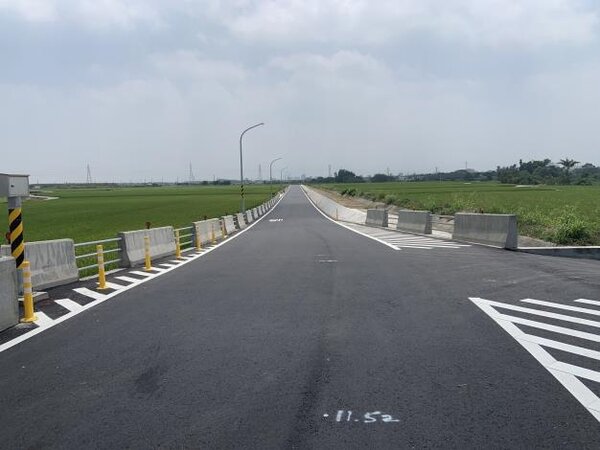 新營區護鎮里南76線道路拓寬工程提前完工通車。圖／台南市政府提供