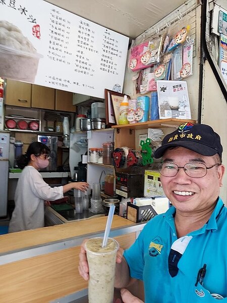 綠豆冰沙喝一杯,暑氣全消!圖/記者劉達貴攝影