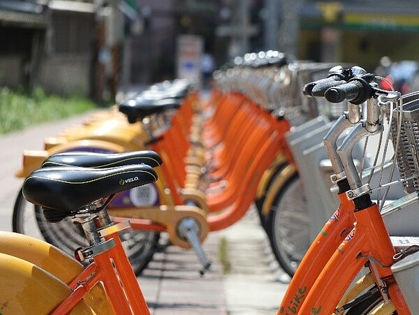 寶安里有全新店最長、多達94輛車的Youbike站點。圖/記者郭宇璇攝影