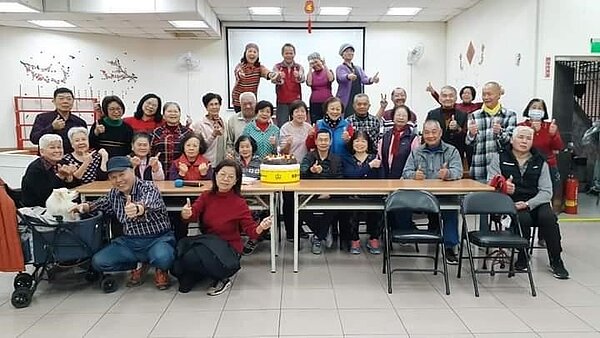 透過「巷弄長照站」服務銀髮族。圖／陳忠賢攝