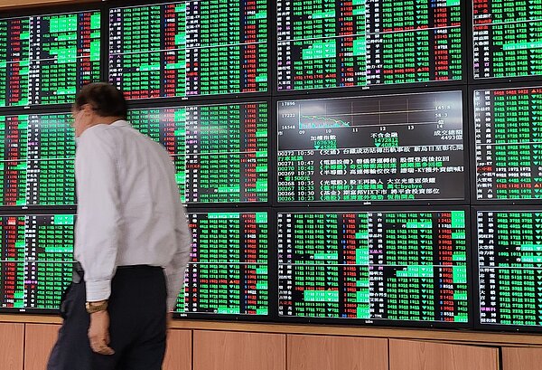 台股信心崩盤、一度挫逾1300點。圖/聯合報系資料照片