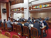 台灣恐升第三級警戒　立法院也可能停會