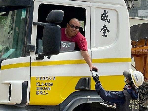 台中市土方車輛強制加裝GPS設備7月1日實施。圖/台中市政府提供