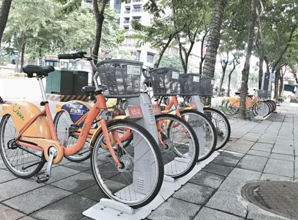 新北交通局綜合規劃科長吳政諺說,若民眾在還車時發現場站電力中斷,可直接將車輛進柱且暫時免刷卡方式歸還車輛,並請拍照確保身權益。圖/聯合報系資料照