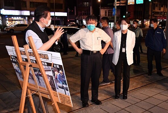 柯文哲說,越是混亂時候,不管心中有什麼不滿,就是按照中央步驟公布。這時間不要再去怪來怪去,先解決問題,因為已經夠亂了。圖/北市府媒體事務組提供