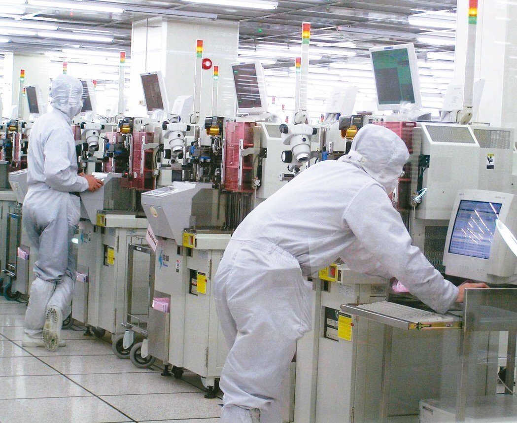 供應鏈傳出,近期智慧手機、車用電子兩類半導體終端應用浮現庫存修正跡象。 圖/聯合報系資料庫