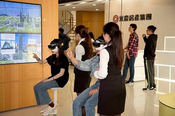 不怕新冠肺炎 免出門也能實境看屋