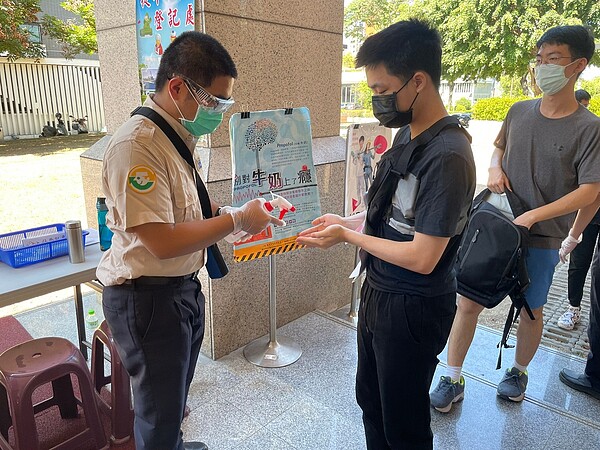 內政部役政署經與國防部協調,5月份常備役、補充役男暫停入營,至於6月份以後各梯次入營時間,則視疫情狀況調整。圖/台中市政府提供