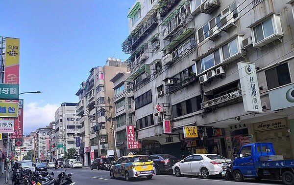 獨/房屋稅樣態「國內外差很大」!專家:台灣像穿成衣、美國是「量身訂做」 台北市建築管理工程處為協助社區居民提升生活品質,免費輔導公寓大廈成立管理委員會。圖/好房網News記者林和謙攝
