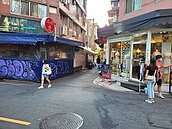 餐飲百貨慘　盧秀燕爭免徵娛樂稅