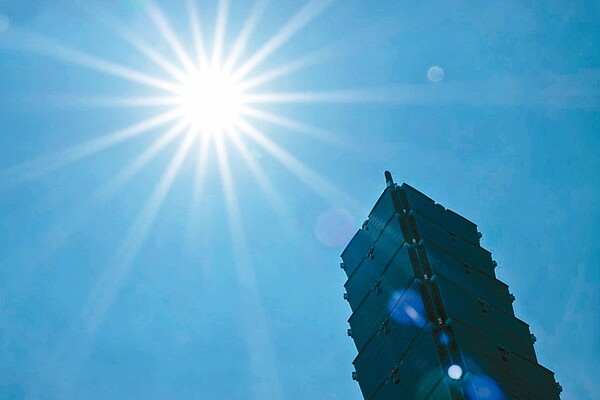 電力供應連日吃緊,但核二廠1號機已排定6月上旬或中旬除役,所減少的98.5萬瓩勢必成為今夏用電未爆彈。圖/聯合報系資料庫