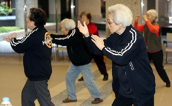 做好資產配置,退休後不需依靠小孩也能有安穩的退休生活。圖/中時資料照片