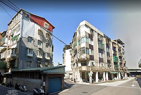 新北市中、永和「雙和地區」,屋齡超過30年的建物居新北市最多,都更需求大。圖/google map