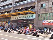 成功市場又1攤商確診　林右昌憂心