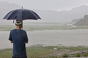 雨炸北台雙北淹水　中南部得待下波降雨