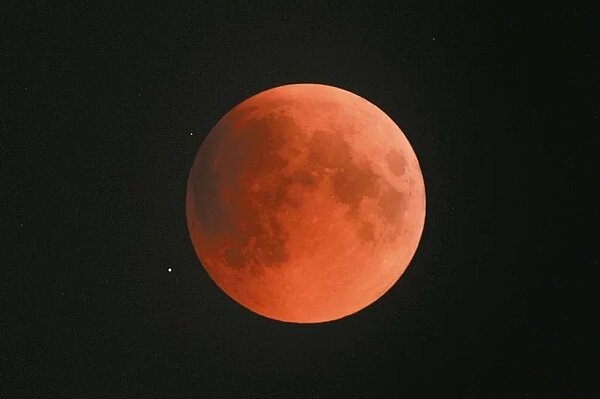 月全食示意圖。圖/中央氣象局提供