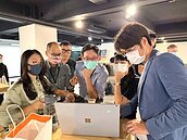 減緩疫情衝擊　高雄推12項紓困方案