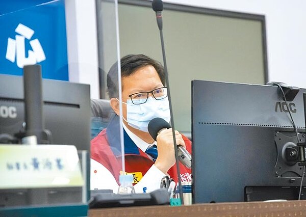 桃園市長鄭文燦27日在抗旱會議中表示,桃園有水權狀水井共1387口,總供水量到達2億噸,相當於1座石門水庫的儲水量。(桃園市新聞處提供/賴佑維桃園傳真)