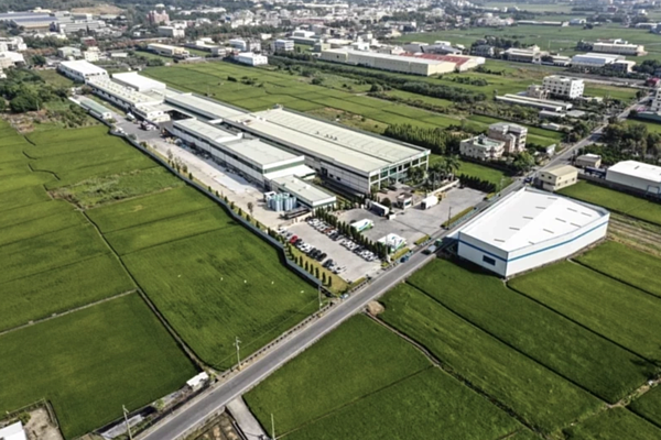 2019年工廠管理輔導法修法通過,新增建農地工廠應「即報即拆」,但環團一年來檢舉308件至今僅拆8件。圖/聯合報系資料照片