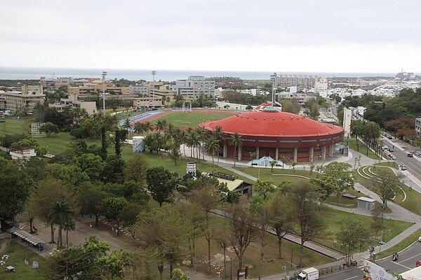 台東縣目前沒有國民運動中心,縣府與立委劉櫂豪共同向中央爭取經費,獲前瞻建設補助1億多元,預計規畫在縣立體育場旁興建場館。圖/台東縣政府提供