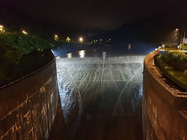 豪雨員山子分洪122萬噸,降基隆河洪峰保住瑞芳七堵汐止。圖/十河局提供
