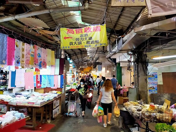 中興里鄰近溪州公有市場，相當熱鬧。圖／郭宇璇攝