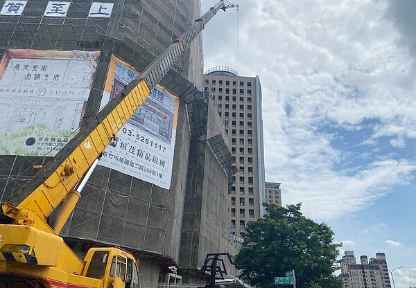 竹北市自強七街立體停車場BOT案舉辦上梁典禮。圖／新竹縣政府提供