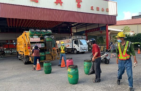 台中市環保局指出,端午節連假,收運垃圾不中斷。圖/台中市環保局提供