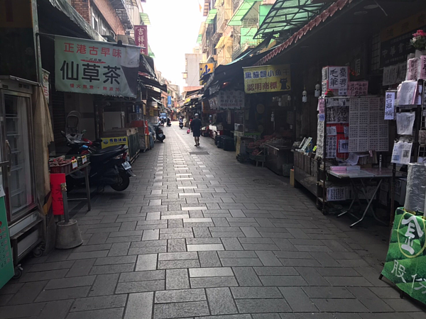 金山老街空蕩蕩無人潮。圖/金山區公所提供