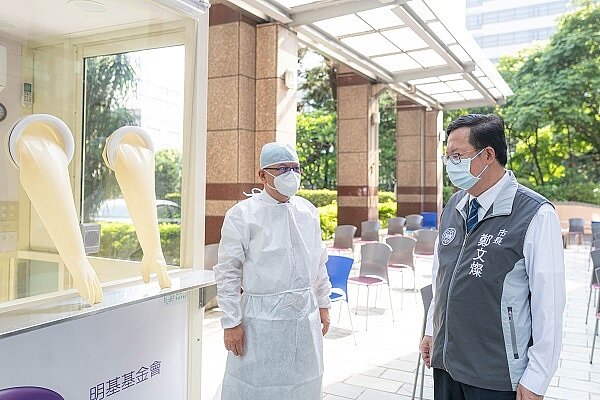 桃園市設置13個工業區聯合篩檢站,協助工業園區移工篩檢。圖/桃園市府提供