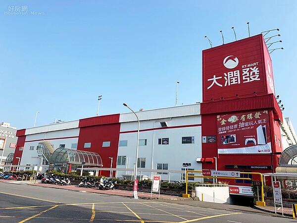 新竹市北區「武陵路」是新竹市重要的東西向道路,鄰近湳雅大潤發商圈,房價基期相對較低,以總價1000萬元上下、中古大樓3房最熱門。圖/永慶房仲網提供
