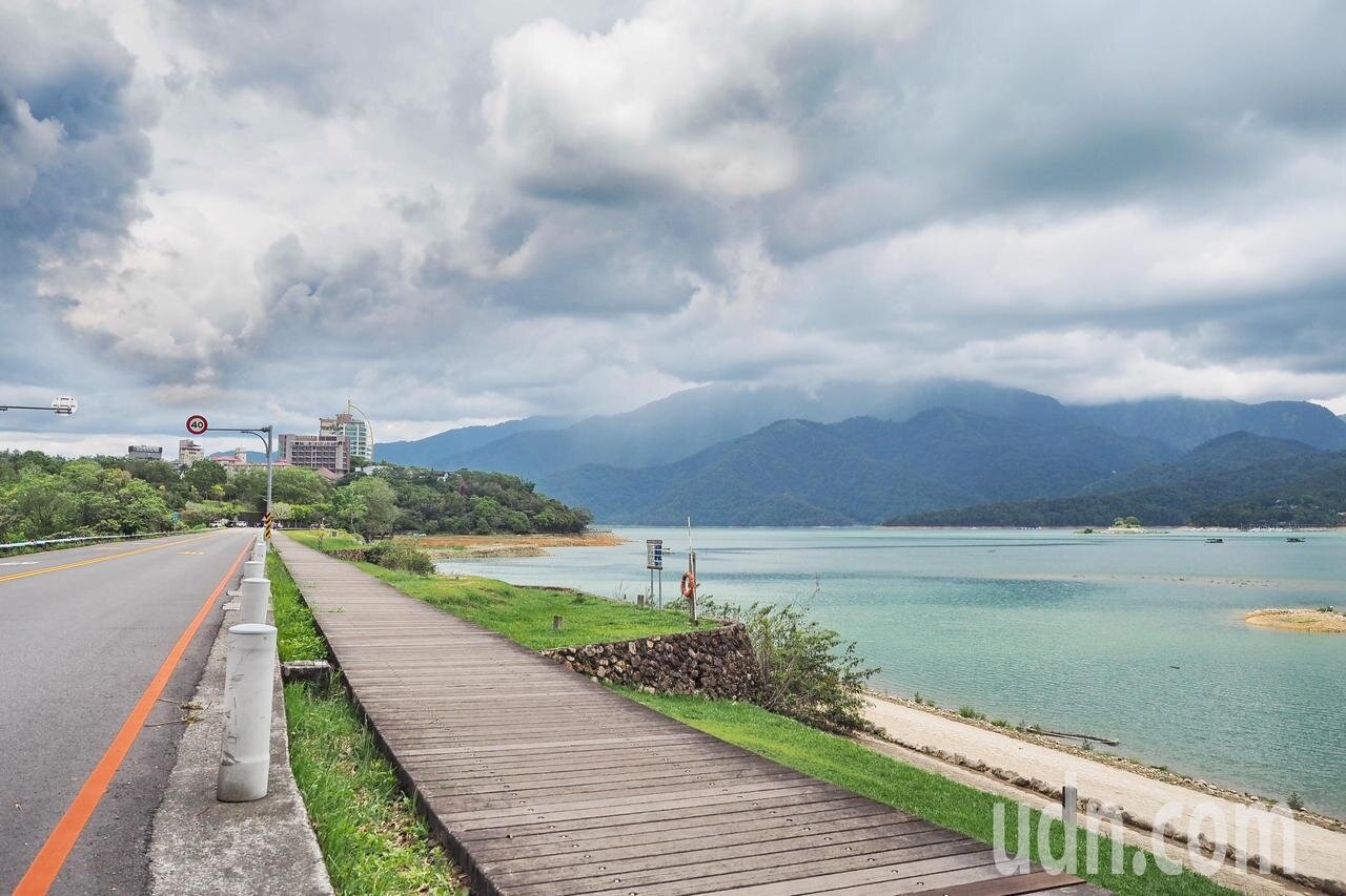 日月潭受兩波梅雨以及近來午後熱對流雨勢之賜,兩周來水庫共灌進5000萬公噸的儲水。圖/聯合資料照
