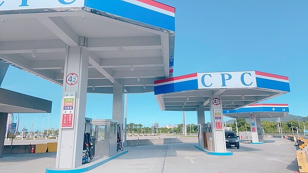 預估6月14日零時起,汽、柴油零售價格每公升約調漲0.2~0.3元。圖/高公局提供