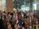 開放施打莫德納疫苗　亞東醫院大廳擠滿醫護人員憂群聚