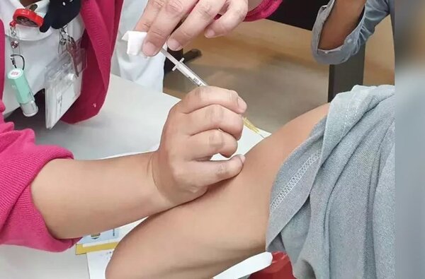 國軍新竹醫院前院長日前遭爆料連兩天加開診間替家人、親友打疫苗。示意圖／聯合資料照
