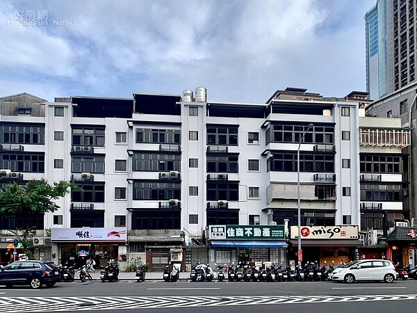 串聯板橋古城區、新板特區、板橋車站，打造美學基地，板橋車站周邊老舊建物進行「拉皮」更新，展現新面貌。圖／新北市都更處