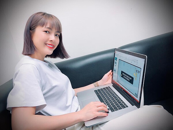 回首買房到現在的一切經過,黃沐妍說「能擁有一個溫馨的家,一切都是值得」! 圖/截自黃沐妍臉書