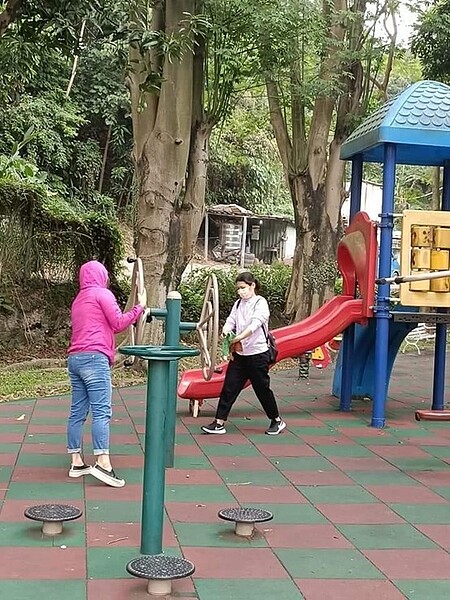 原住民生態公園遊樂器材簡單。圖/陳忠賢攝