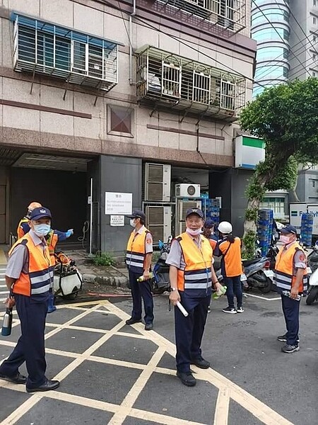 守望相助隊防止多起竊盜事件。圖/陳忠賢翻攝