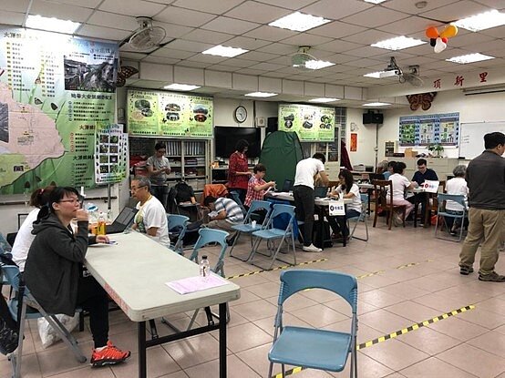 申請補助,里辦協助。圖/陳忠賢攝