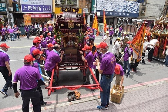 聖母誕辰特別舉行繞境儀式。圖／陳忠賢攝