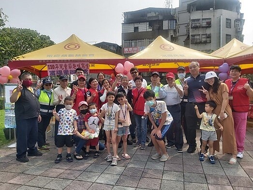 富民里趣味寫生活動圓滿落成。圖/里長許文輝提供