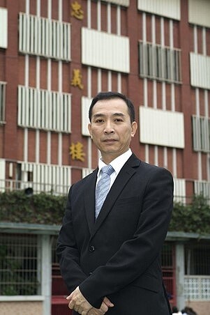 忠義國小校長黃志勇帶領學校轉型為「蒙特梭利雙語實驗學校」。圖／忠義國小提供