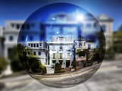 全球房地產現今泡沫之大　金融危機以來僅見